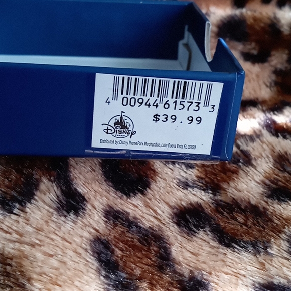 WALT DISNEY WORLD 50th ANNIVERSARY NECKLACE AND EARRING'S SET - Picture 5 of 9